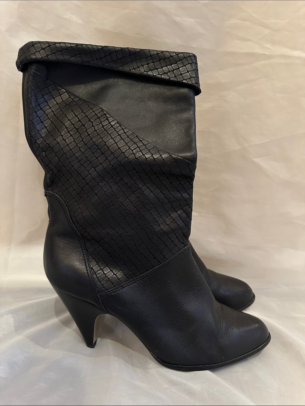 Black Textured Mid-Calf Heeled Boots